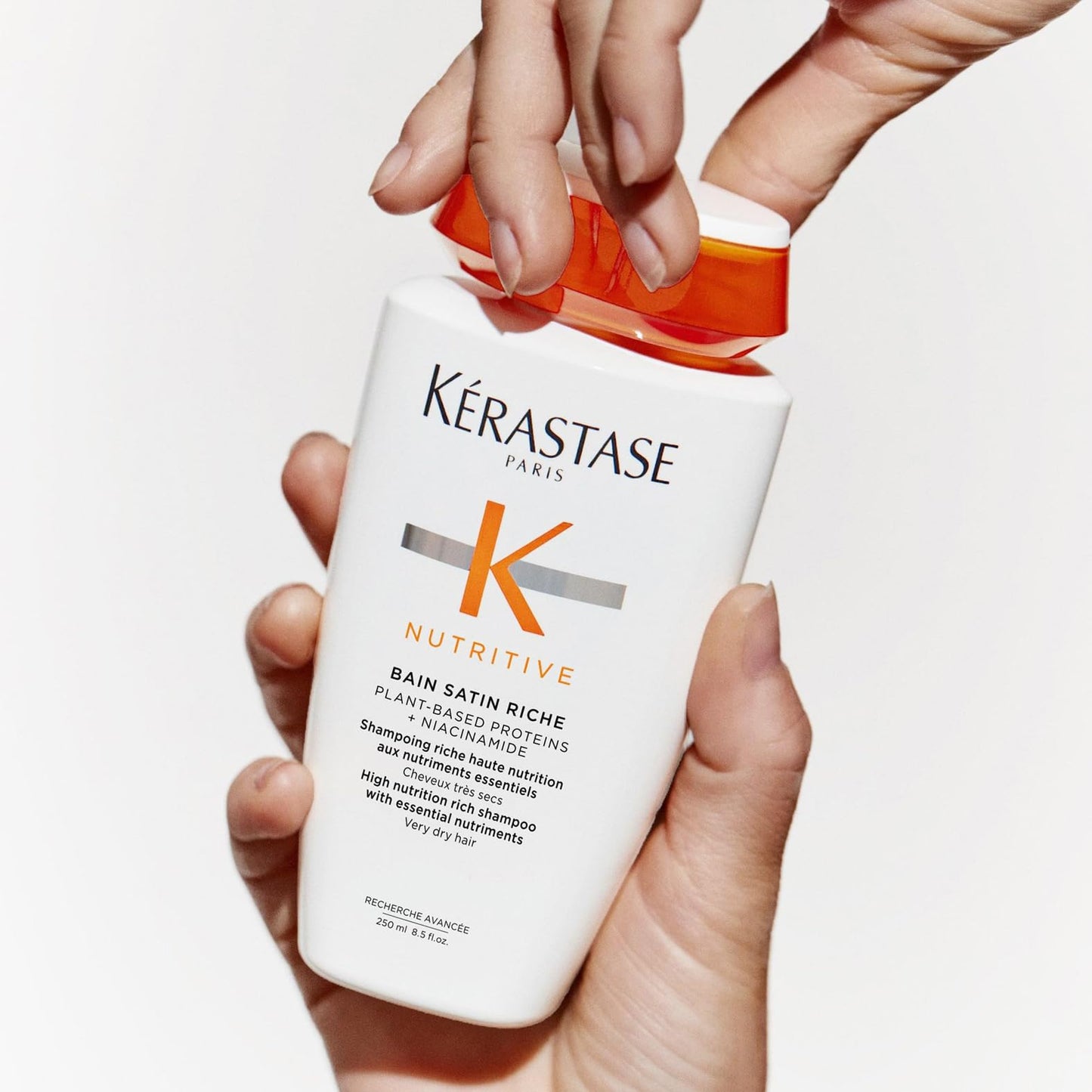 Kérastase Nutritive, Moisturizing Shampoo, For very dry hair, Strengthens and repairs, With vegetable proteins, Bain Satin Riche, 250 ml