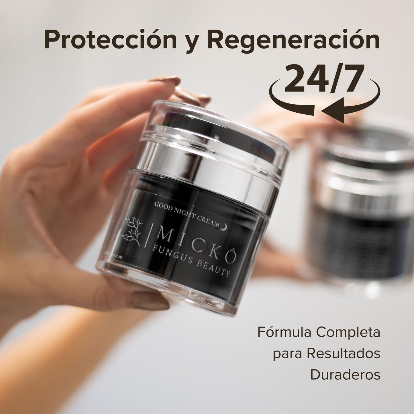 Pack crema día y noche Mickô - antimanchas, antiarrugas y antioxidante con retinol, ácido kójico, niacinamida y hongos medicinales para hidratación profunda y protección SPF30 UVA/UVB, vegano, 50 ml