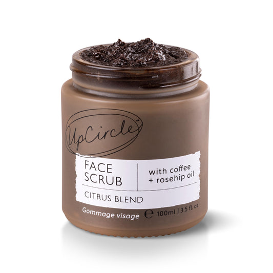 UpCircle Exfoliante facial de café – Mezcla de cítricos para piel seca 100 ml – exfoliante facial natural vegano para piel suave y suave