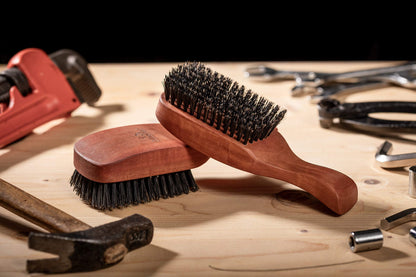 ZilberHaar - Cepillo para el cabello y la barba de los hombres - Cerdas de jabalí auténticas (duras) y madera de peral - Cuidado facial de los hombres - Todos los tipos de cabello y barba